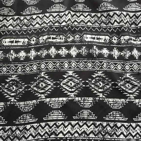 3/4 Sleeve Rue21 Tribal Print Top - Picture 3 of 6